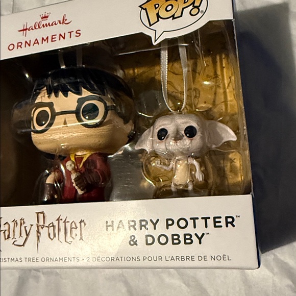 Hallmark Harry Potter & Dobby Ornament Set - Red and White - Picture 5 of 7